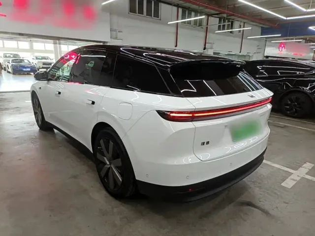 Li Auto i6 — Фото автомобиля 4