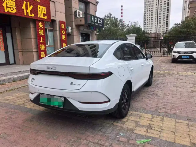 BYD Qin PLUS 2025 DM-i Smart Drive 55KM Leader — Фото автомобиля 7