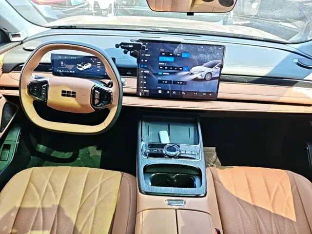 Geely Galaxy Xingyao 8 — Фото автомобиля 9