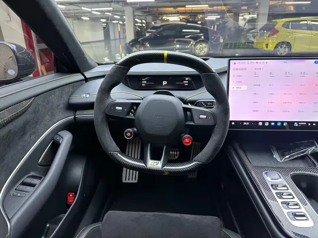 Xiaomi SU7 Ultra — Фото автомобиля 13