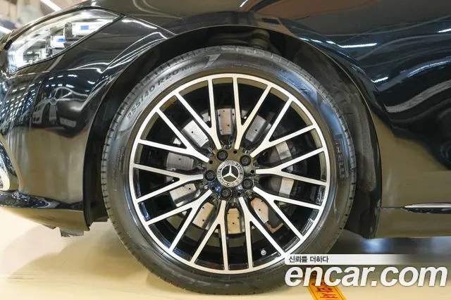 Mercedes-Benz S-Class — Фото автомобиля 18