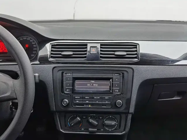 Volkswagen Santana — Фото автомобиля 12