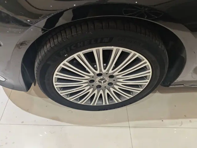 Mercedes-Benz E-Class — Фото автомобиля 22