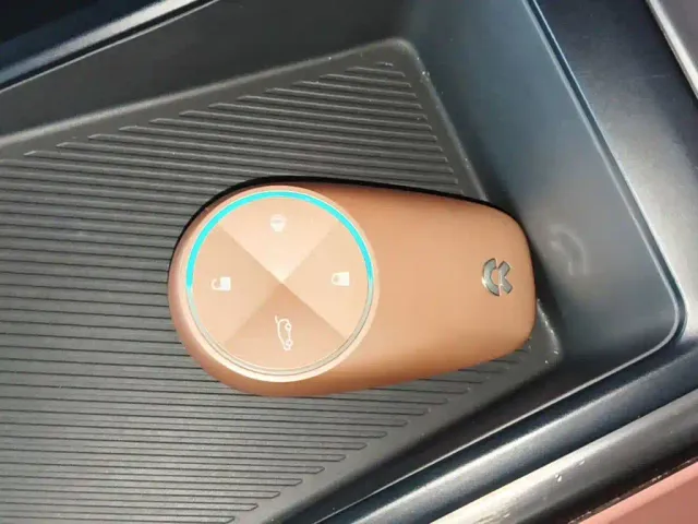 Nio EC6 — Фото автомобиля 8