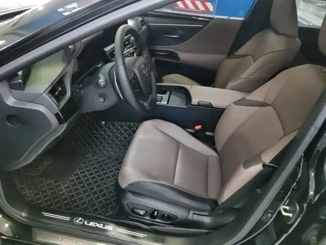 Lexus ES — Фото автомобиля 14