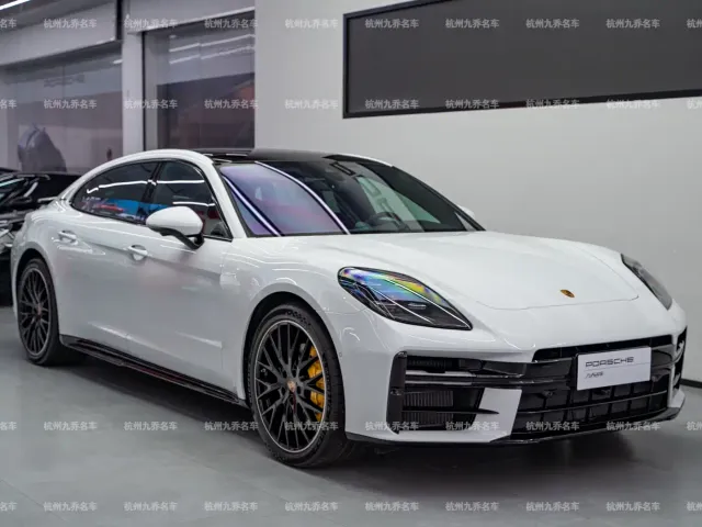 Porsche Panamera — Фото автомобиля 3