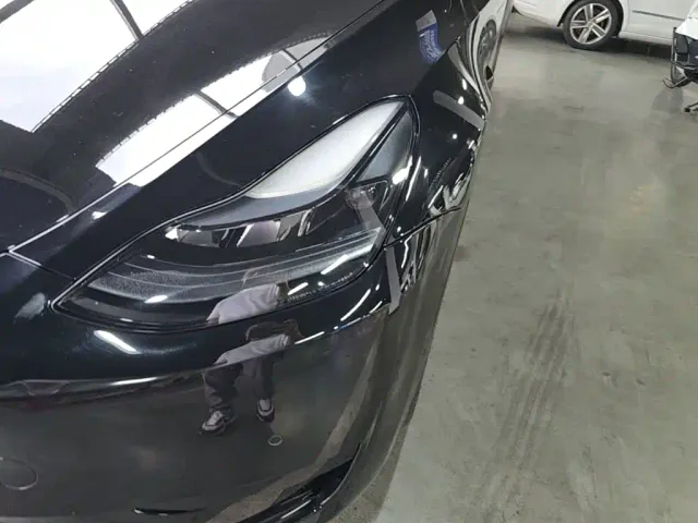 Tesla Model Y — Фото автомобиля 23