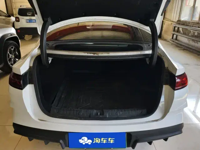 BYD Qin L — Фото автомобиля 4