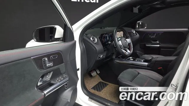 Mercedes-Benz GLA-Class — Фото автомобиля 10