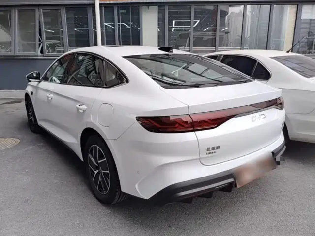 BYD Qin L — Фото автомобиля 4