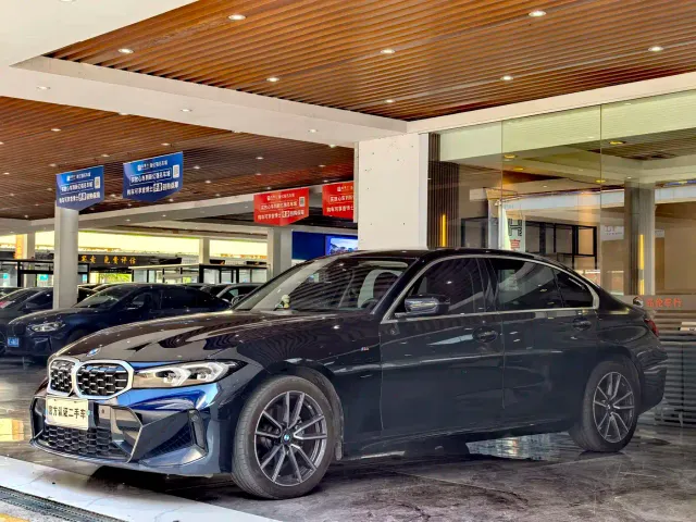 Фотография автомобиля — BMW 3 Series