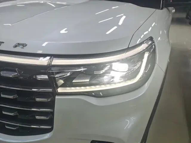 Ford Explorer — Фото автомобиля 14