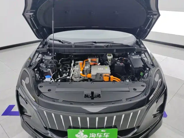 Hongqi E-QM5 — Фото автомобиля 10