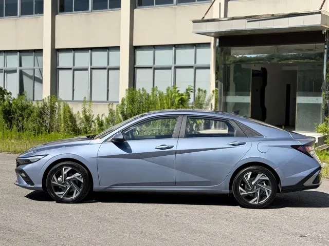 Hyundai Elantra — Фото автомобиля 7