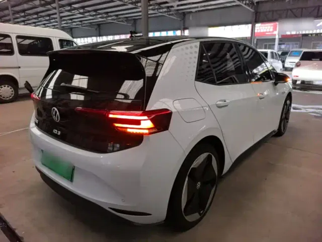 Volkswagen ID.3 — Фото автомобиля 6