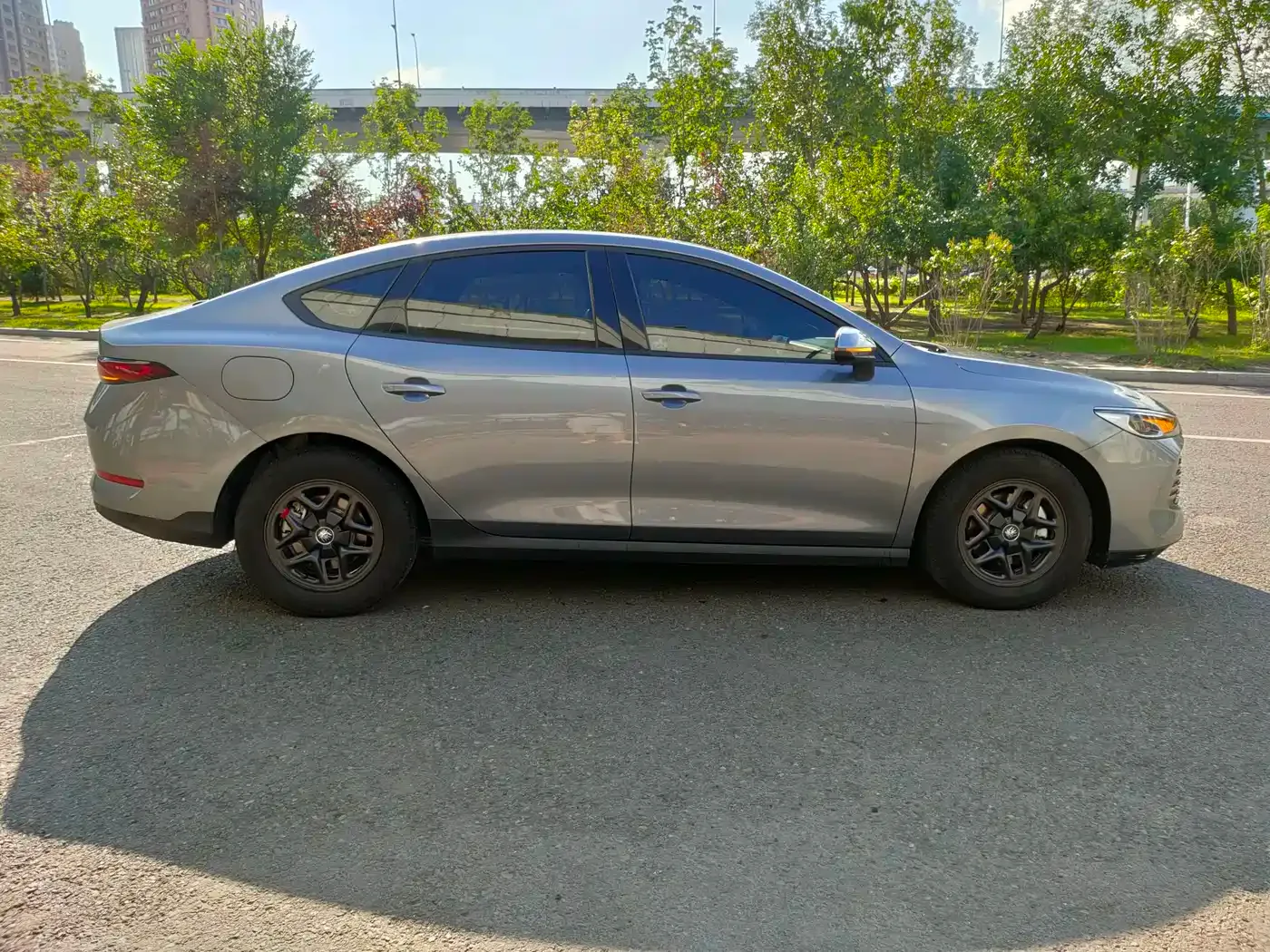 BYD Qin PLUS 2025 DM-i Smart Drive 55KM Leader — Фото автомобиля 18