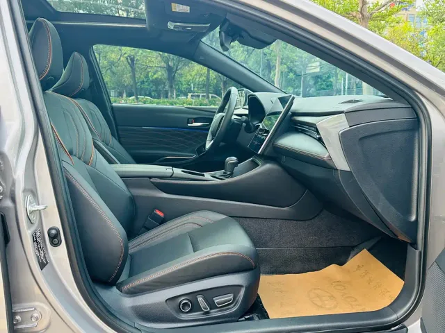 Toyota Avalon — Фото автомобиля 16