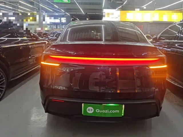 Tesla Model Y — Фото автомобиля 5
