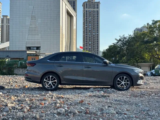 Geely Emgrand — Фото автомобиля 8