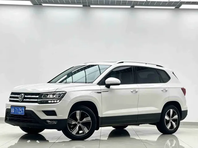 Фотография автомобиля — Volkswagen Tharu