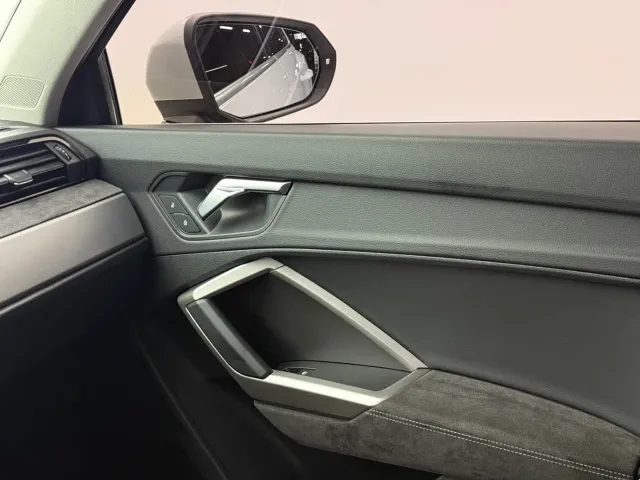 Audi Q3 — Фото автомобиля 13