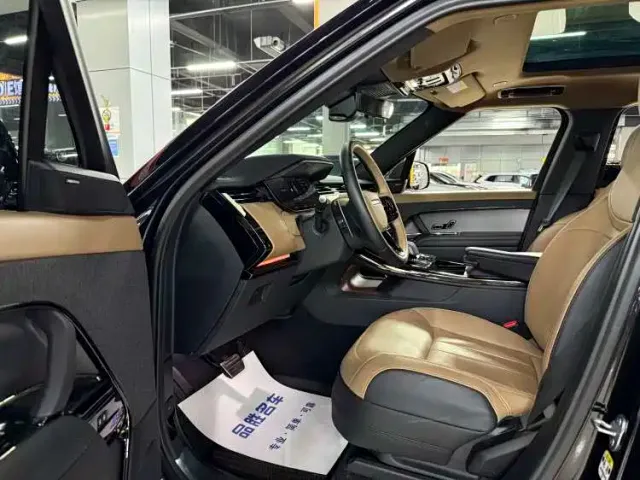 Land Rover Range Rover Sport — Фото автомобиля 7