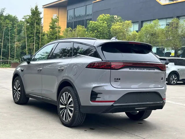 BYD Tang — Фото автомобиля 15