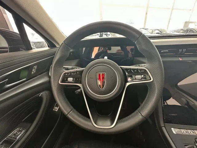 Hongqi H5 — Фото автомобиля 10