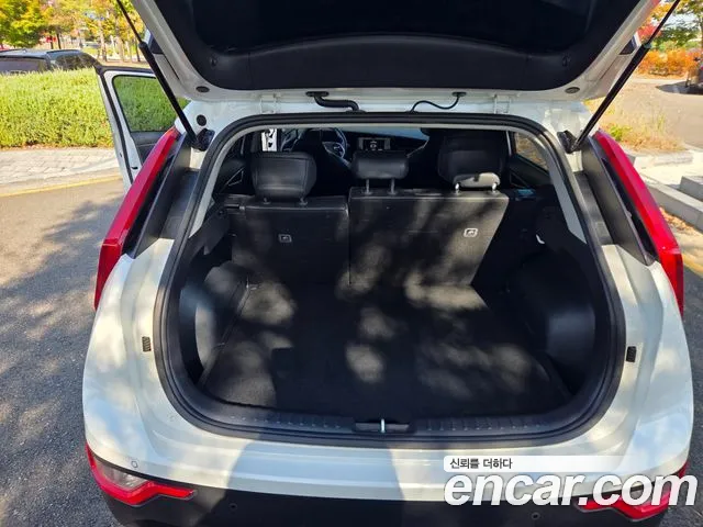Kia Niro — Фото автомобиля 11