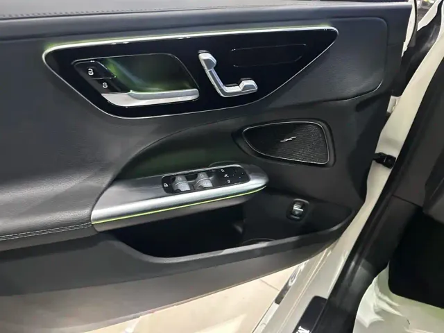 Mercedes-Benz C-Class — Фото автомобиля 5