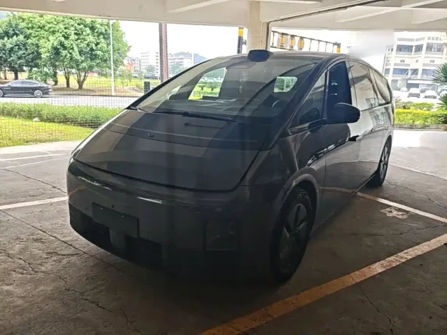 Фотография автомобиля — Li Auto MEGA