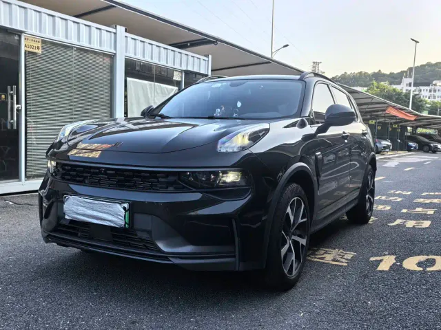 Фотография автомобиля — Lynk & Co 01 EM-P