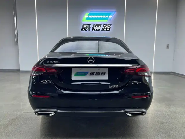 Mercedes-Benz E-Class — Фото автомобиля 6