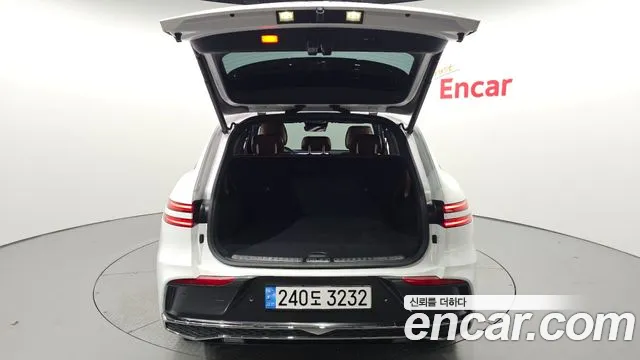 Genesis GV70 2.5T Бензин AWD — Фото автомобиля 8