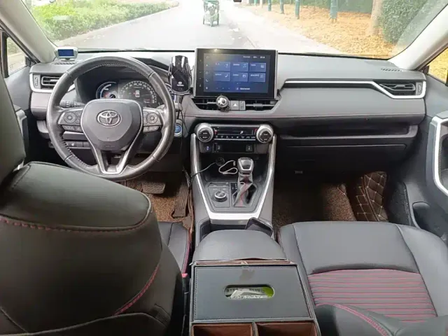 Toyota RAV4 Rongfang Dual Engine E+ — Фото автомобиля 9