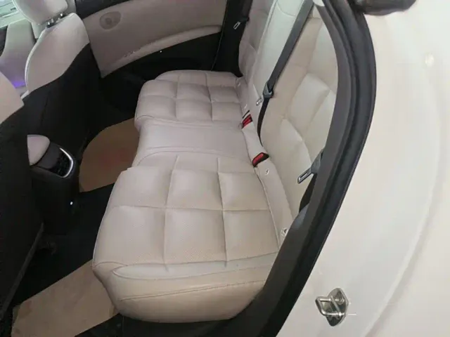 IM Motors L6 — Фото автомобиля 16
