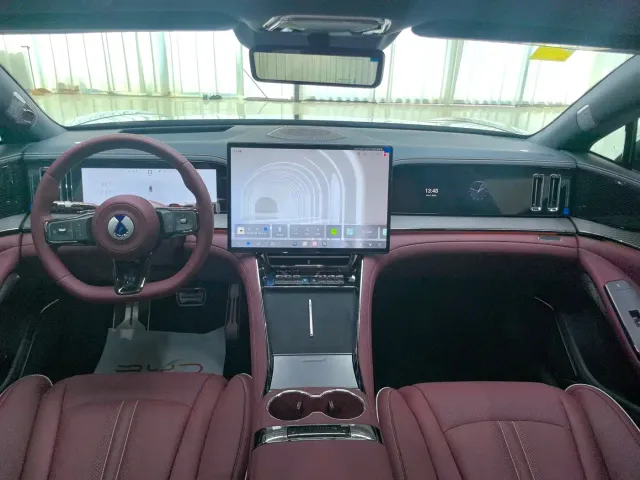 Denza Z9GT — Фото автомобиля 12