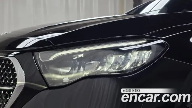 Mercedes-Benz E-Class — Фото автомобиля 18