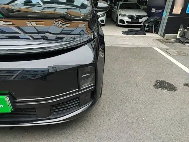 Li Auto L9 — Фото автомобиля 23