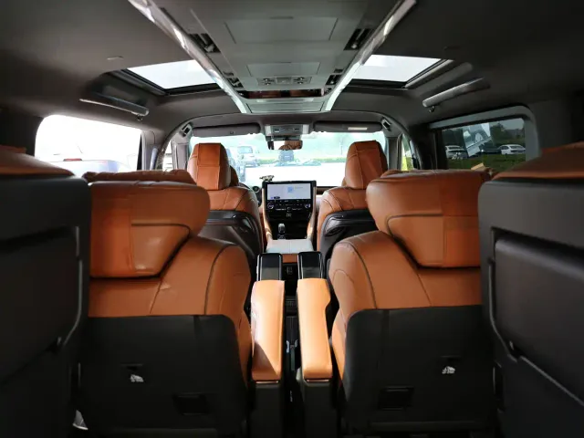 Toyota Alphard — Фото автомобиля 6