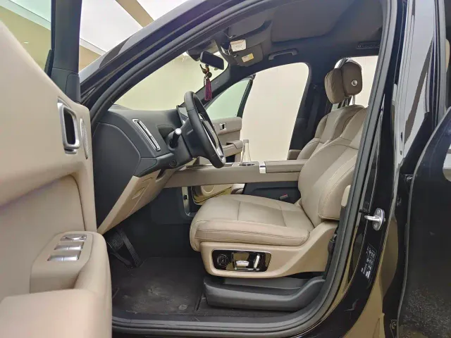 Li Auto L8 — Фото автомобиля 15