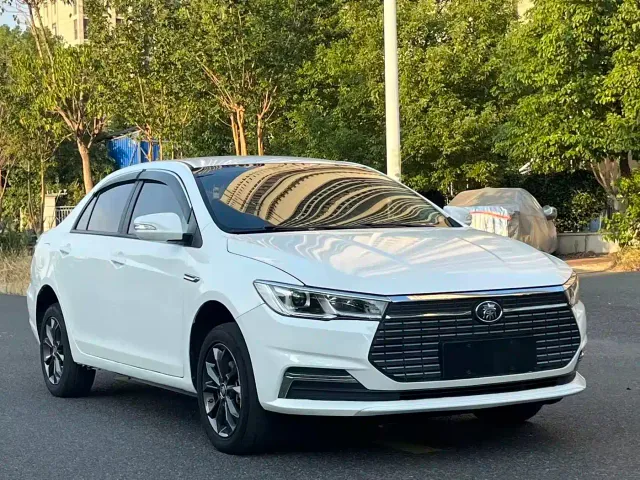BYD Qin — Фото автомобиля 3