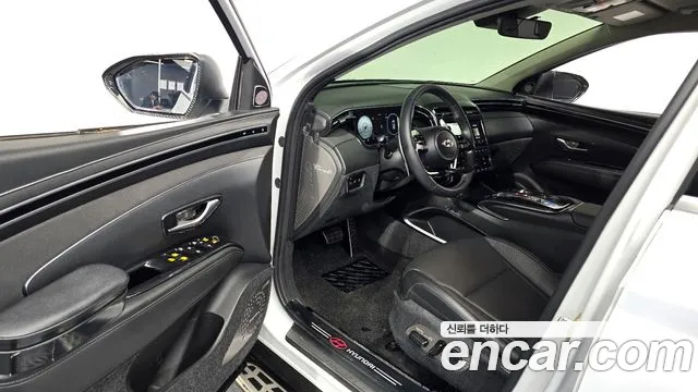 Hyundai Tucson Tucson (NX4) Бензин 1.6 турбо 2WD — Фото автомобиля 4