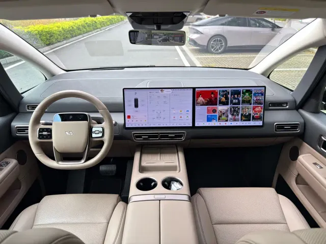 Li Auto MEGA — Фото автомобиля 23