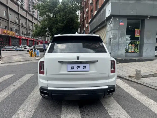 Rolls-Royce Cullinan — Фото автомобиля 18