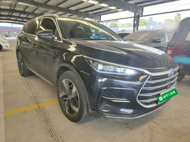 BYD Tang — Фото автомобиля 21