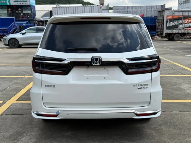 Honda Elysion — Фото автомобиля 6