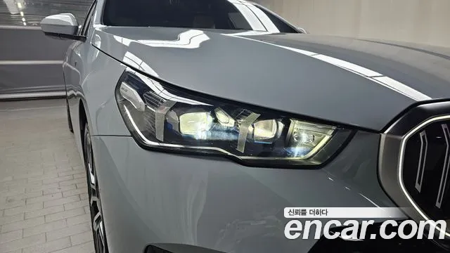 BMW 5-Series — Фото автомобиля 22