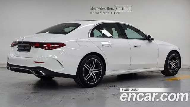 Mercedes-Benz E-Class — Фото автомобиля 2