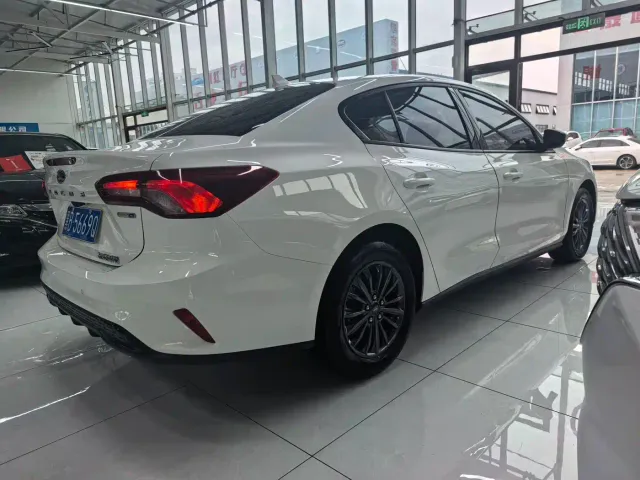 Ford Focus — Фото автомобиля 4